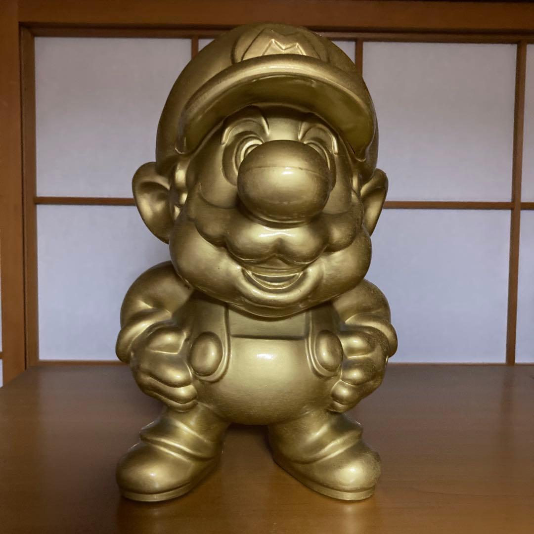 スーパーマリオ像ゴールド