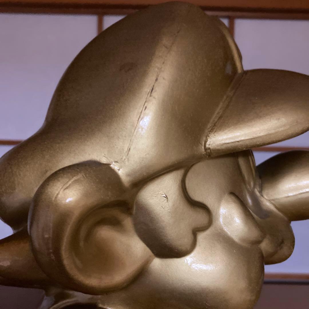 スーパーマリオ像ゴールド