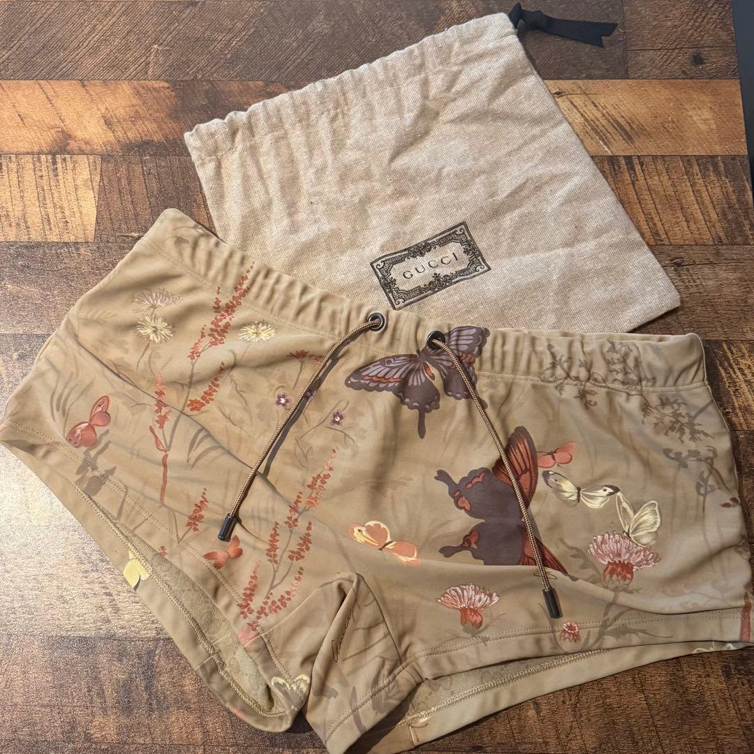 GUCCI グッチ　水着　短パン　フローラル　バタフライ　メンズ　S　裏地GG柄