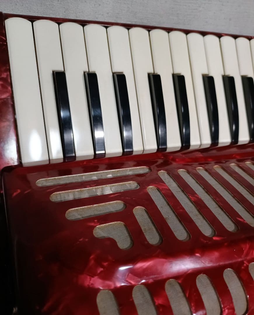 YAMAHA 赤アコーディオン 30鍵 美品です！音出し確認済み品