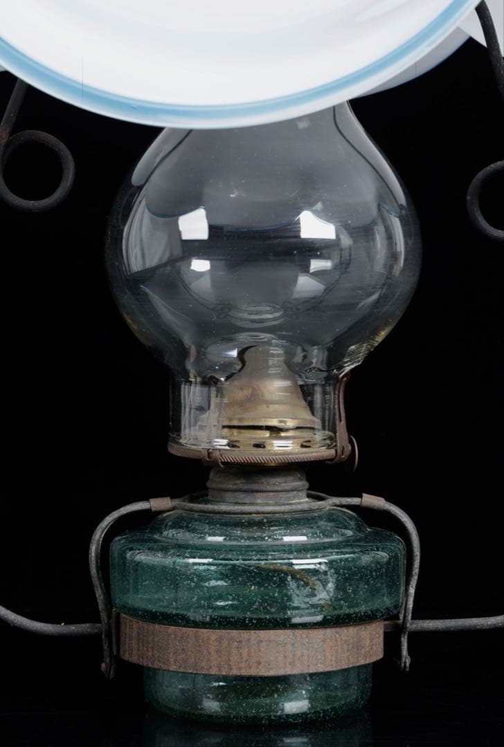 吊りオイルランプ 明治～大正期 水色縁乳白ガラス傘 大正ガラス 古美術 骨董品