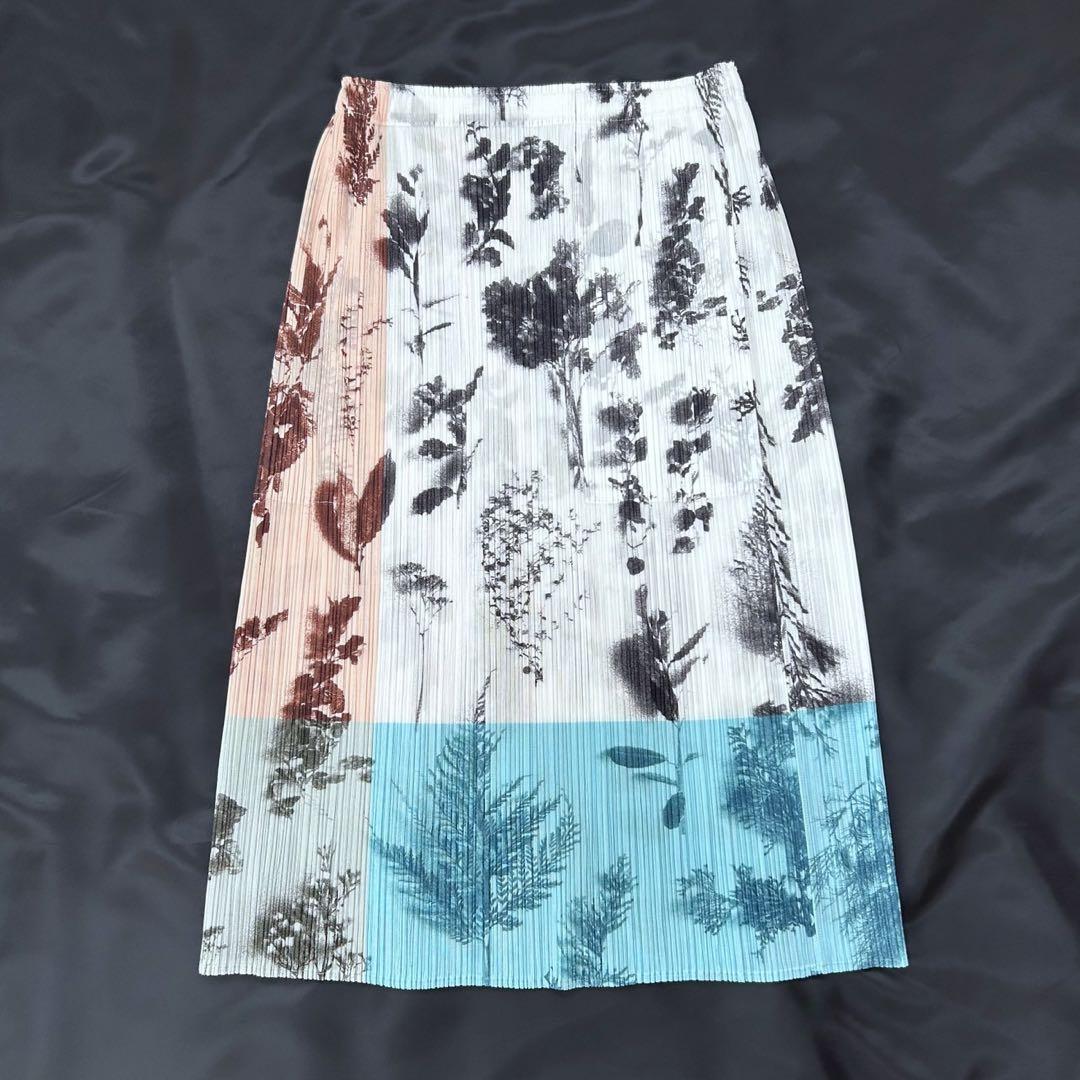 美品 PLEATS PLEASE プリーツプリーズ 総柄 スカート