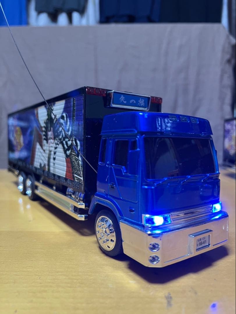 トラック型ラジコン　４台