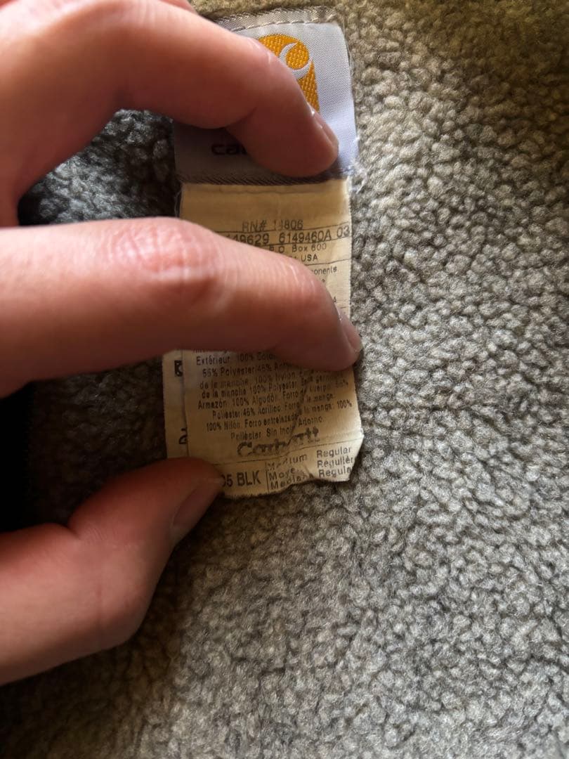 Carhartt ブラック ジップアップジャケット