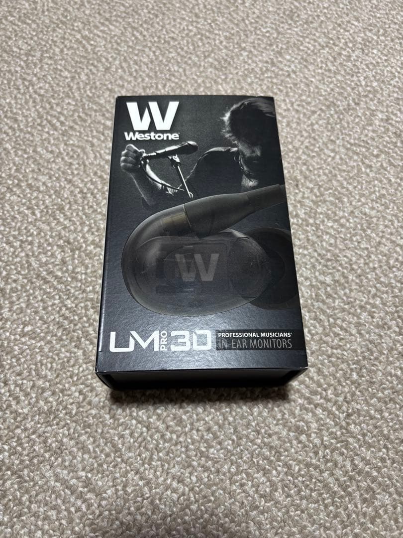 Westone UM Pro 30 スモーク 左側不良あり 箱、ケース付き