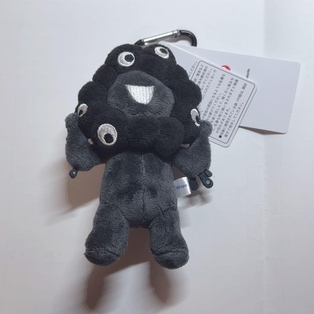 新品未使用タグ付き 黒ミャクミャクカラビナ付きマスコット黒 立ち