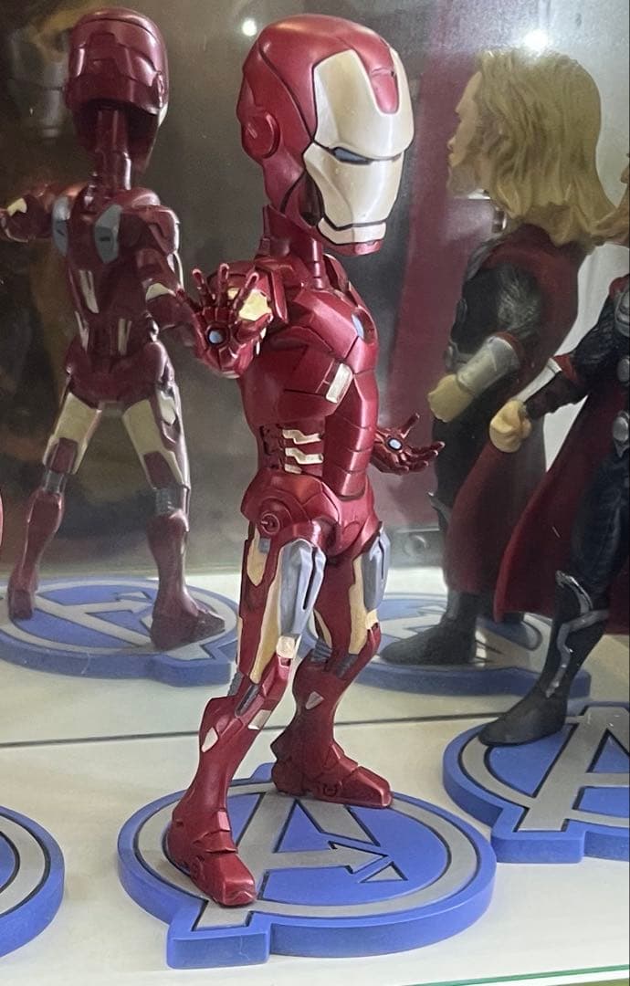 入手困難　美品　アベンジャーズ フィギュア　4体セット