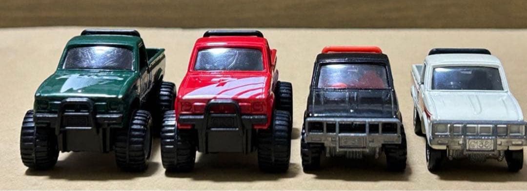 トミカ トヨタ ハイラックス4WD 4台セット