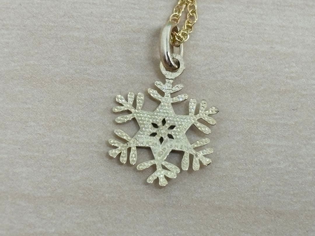 新品 10金 K10 エルサ 雪の結晶 スクリューネックレスアナ雪 ディズニー