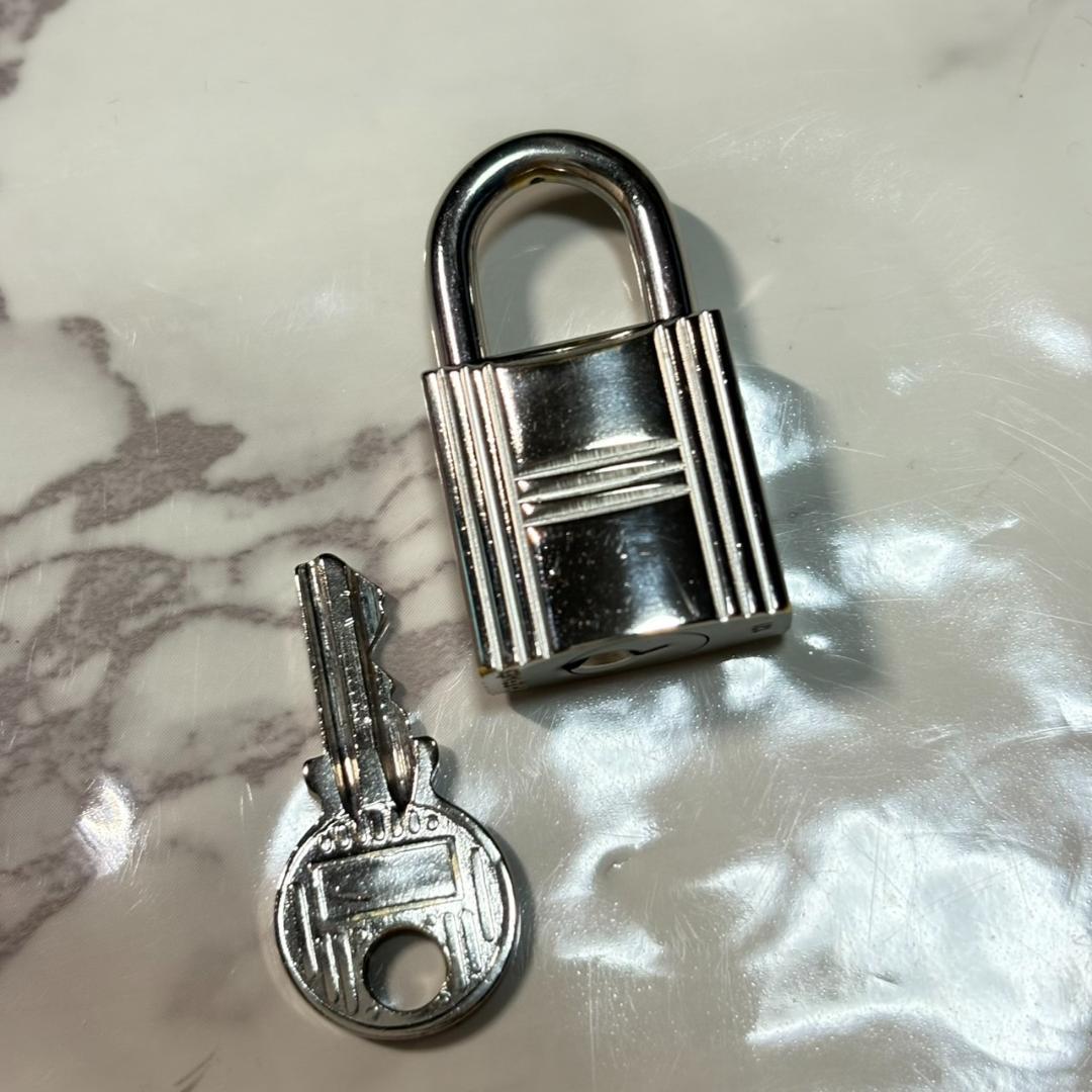 【鏡面仕上】エルメス 南京錠 鍵 No.121 シルバー #B511