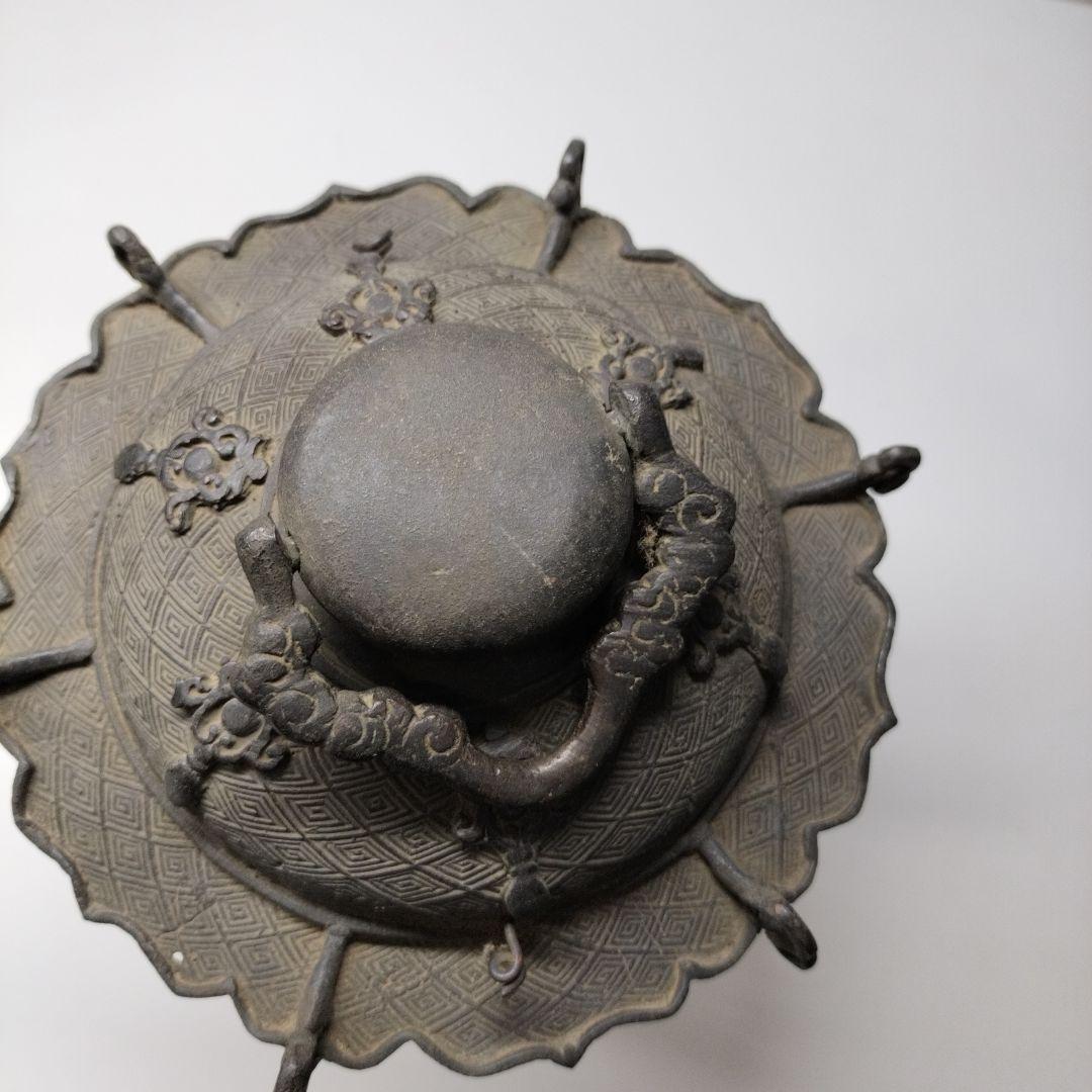 伝統的な吊り燈籠