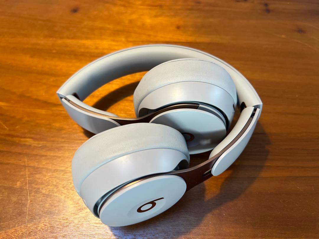 Beats Solo Proワイヤレスヘッドフォン ホワイト ケース付き