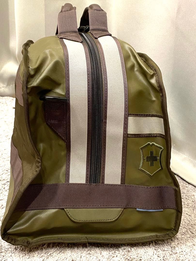 【新春SALE】極美品VICTORINOX ビクトリノックス　ボストンバッグ 緑