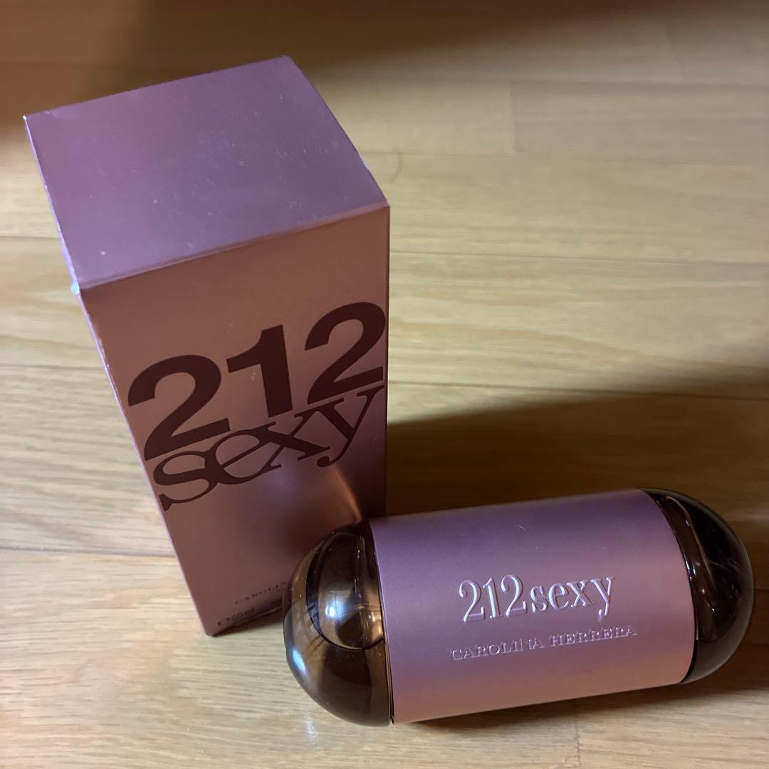 CAROLINA HERRERA 212 sexy 香水