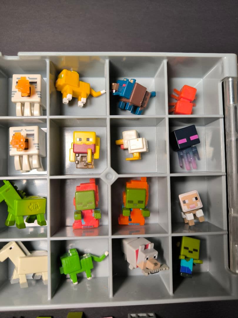 マインクラフト ミニフィギュア 67体 ＆ コレクションケース付きセット C