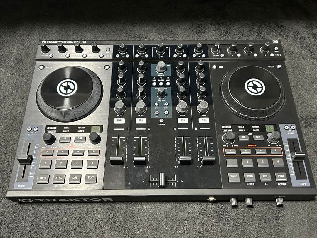 TRAKTOR KONTROL S4 PCDJコントローラー