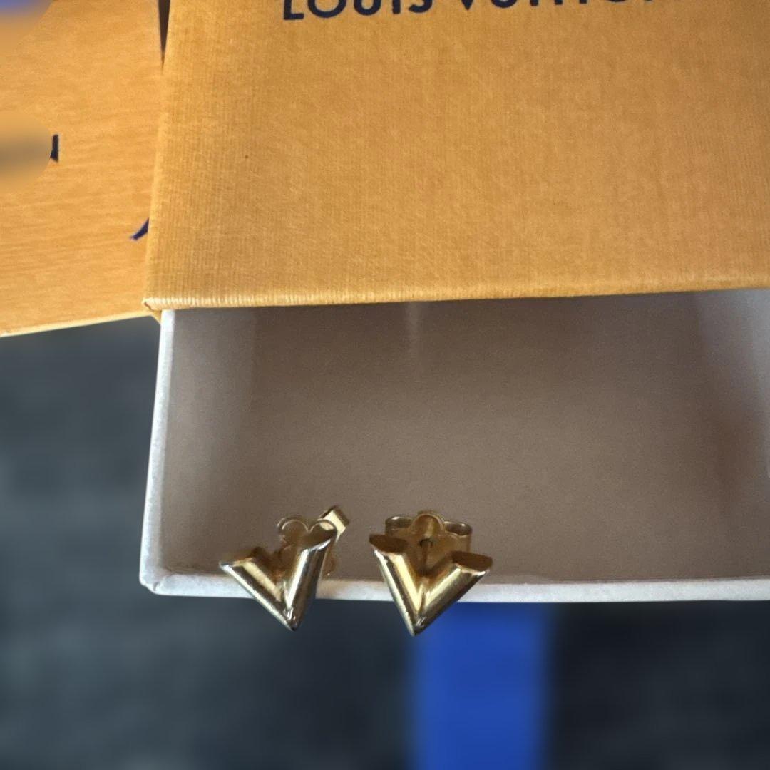 ルイヴィトン　スタッズピアス