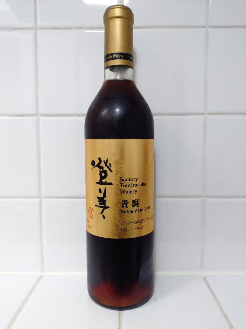 ワイン Suntory Tomi no Oka Winery Noble 720ml