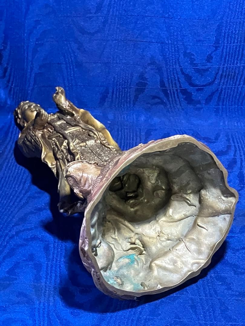 仏像　観音様　真鍮製　観音菩薩　金属　工芸　木製台座