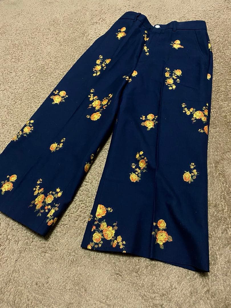 GUCCI 花柄刺繍 パンツ センタープレス