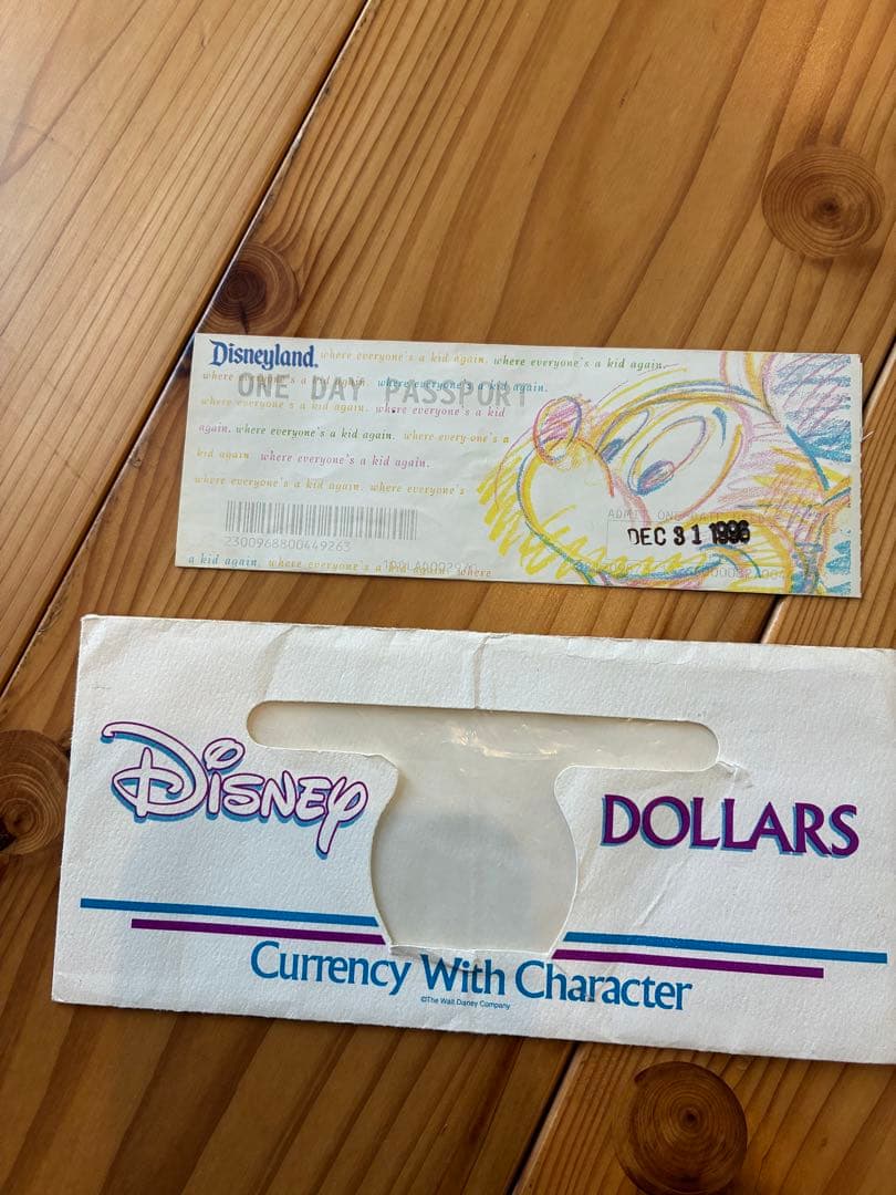 ディズニーダラー　Disney Dollars 4枚セット
