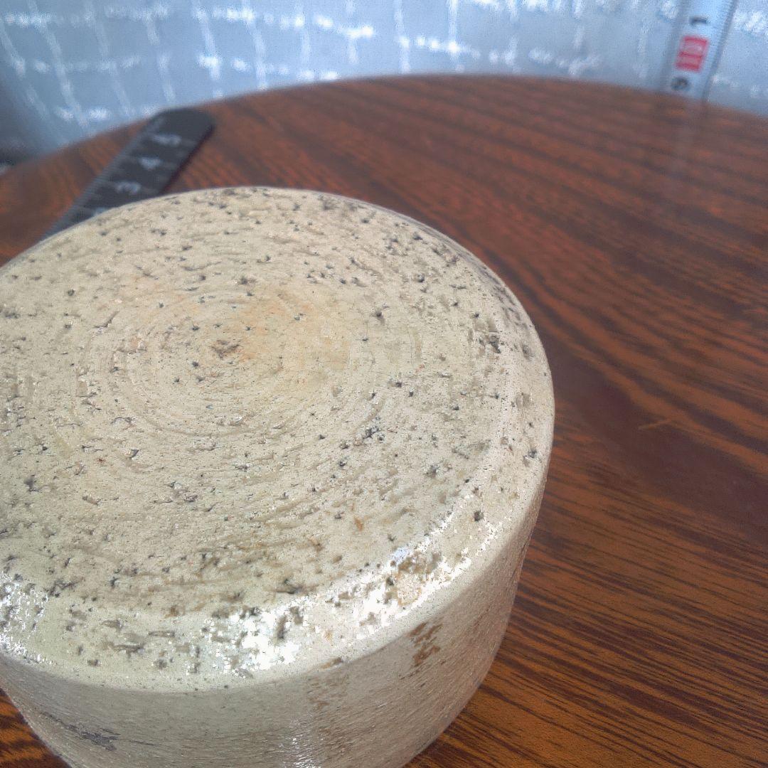 骨董６ベージュ 陶器 円形容器