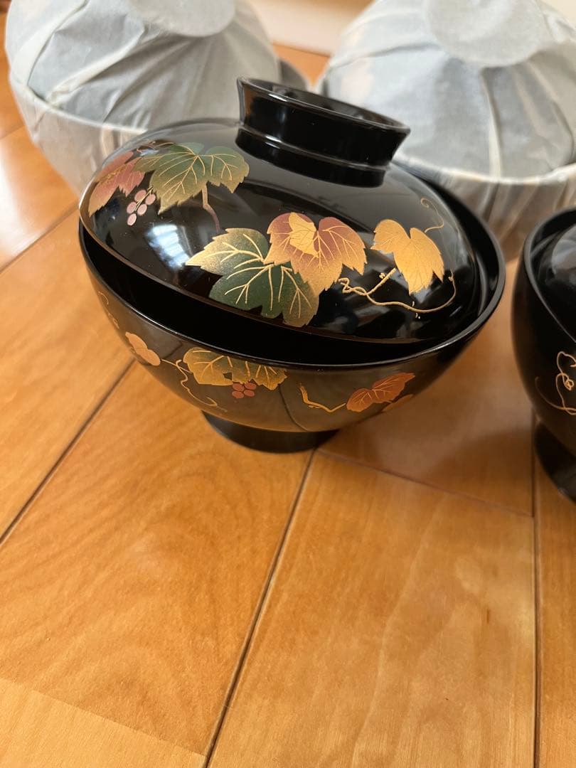 【新品】蓋付き吸物椀5客 漆器 ツタの装飾 木合★三越での購入品★