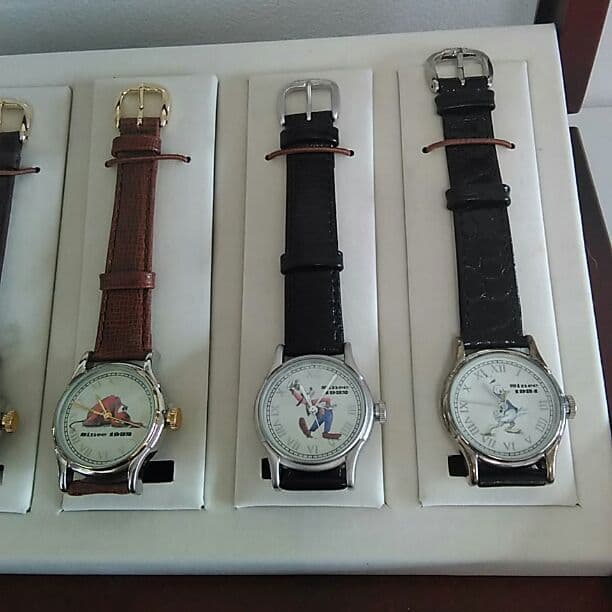 ディズニー75周年記念腕時計6本セット