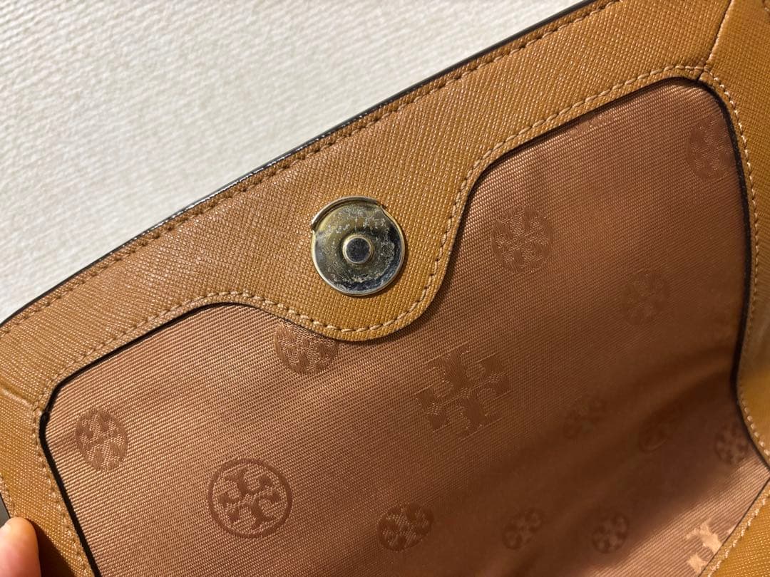 早い者勝ち　トリバーチ　チェーンショルダーバッグ　ブラウン