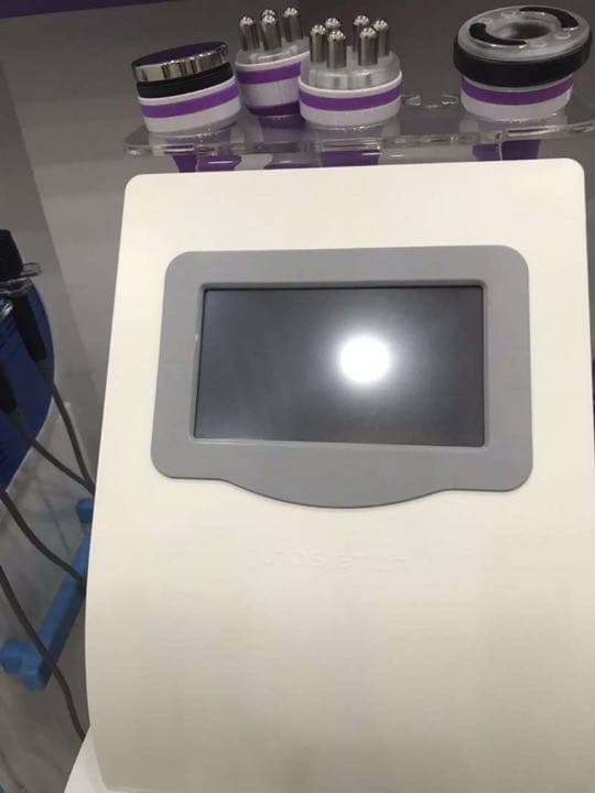 キャビテーション＆LED＋マルチポーラ式ラジオ波 ＋吸引