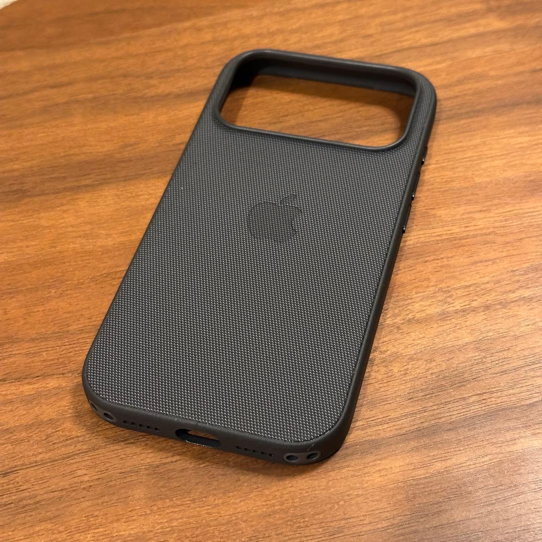 【美品中古】iPhone 17 Proテックウーブンケース「ブラック」Apple