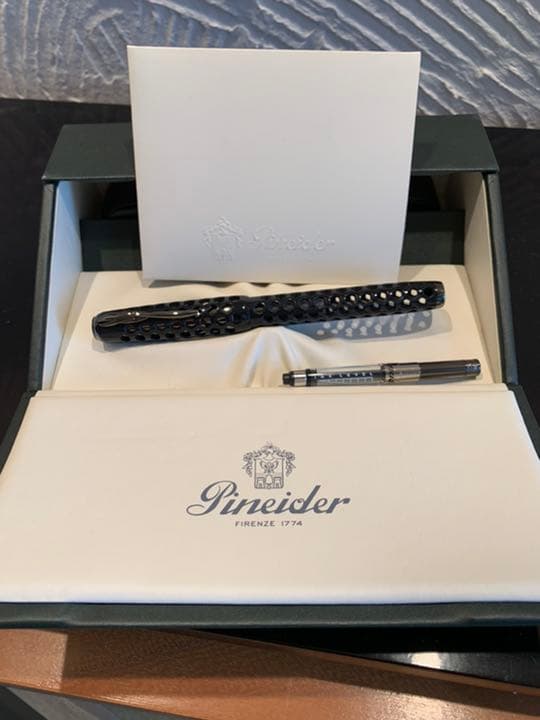 ピナイダー／ラグランデ・ベレッツァ・ハニカム　ブラックナイト