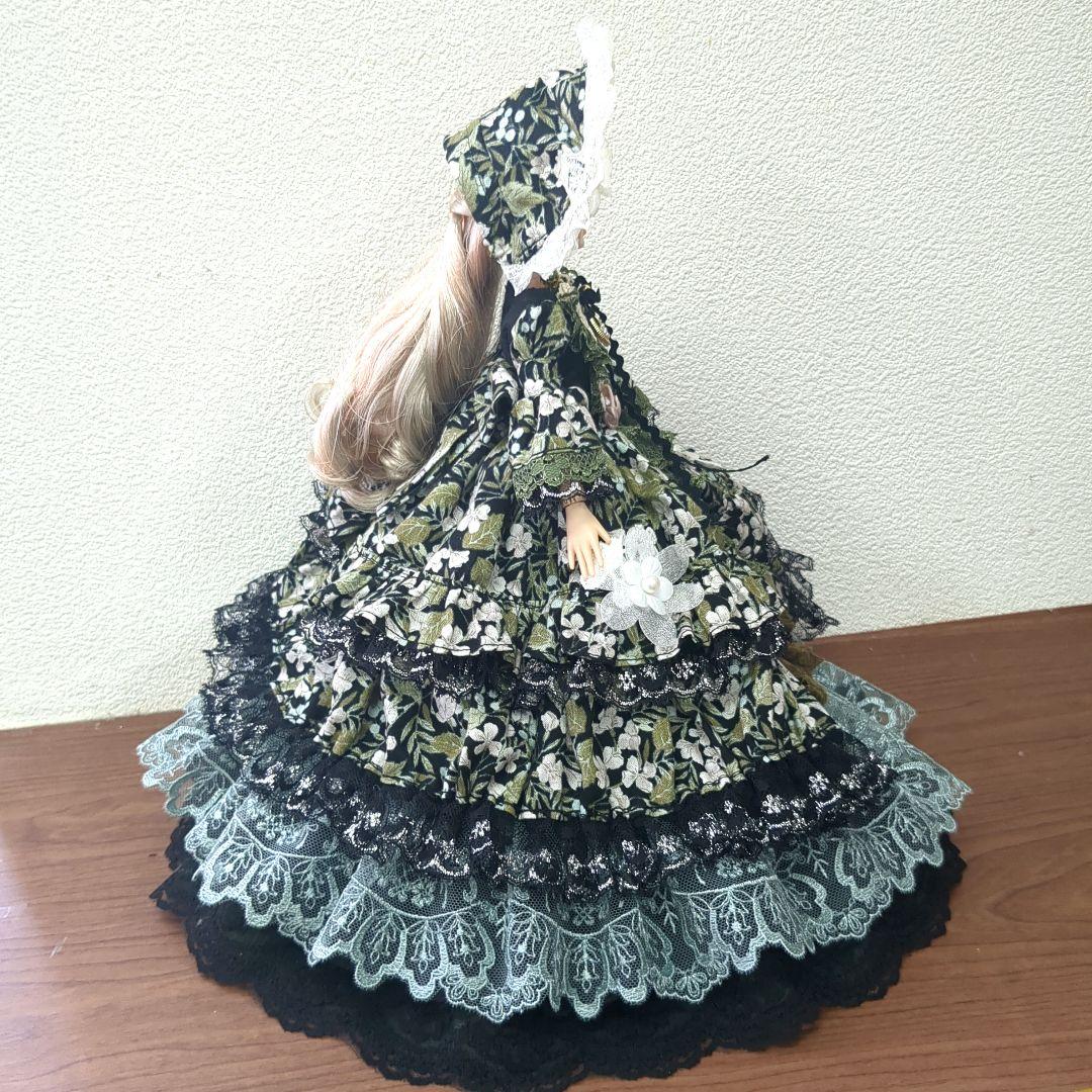 き*こ様 ジェニーフレンド27cmドール服　黒と深緑のドレス
