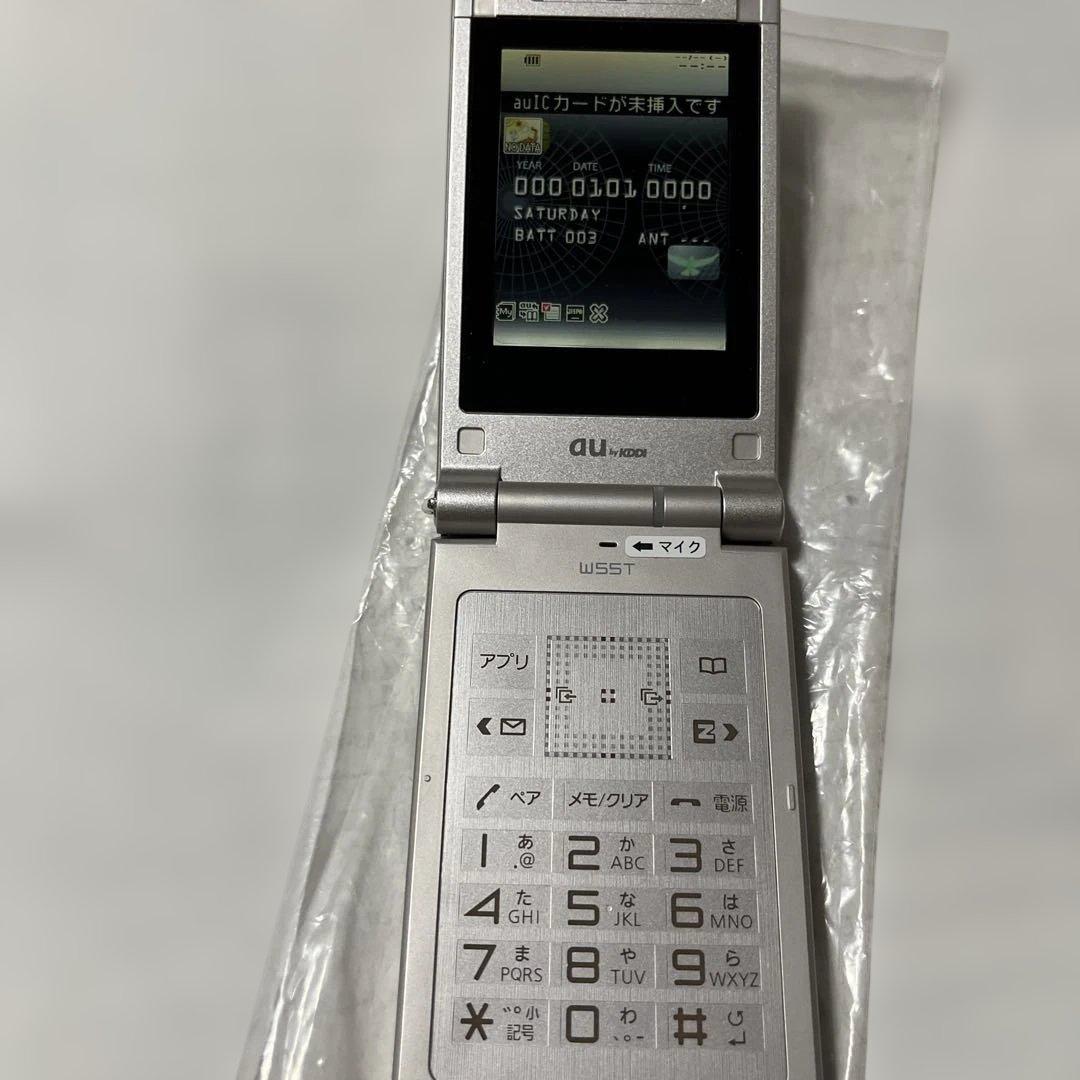 お値下げ　TOSHIBA au W55T シルバー折りたたみ式携帯電話