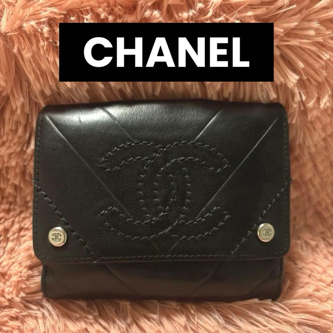 R*8様 【美品】激レア　シャネル Vステッチ ココマーク 折り財布 コンパクト