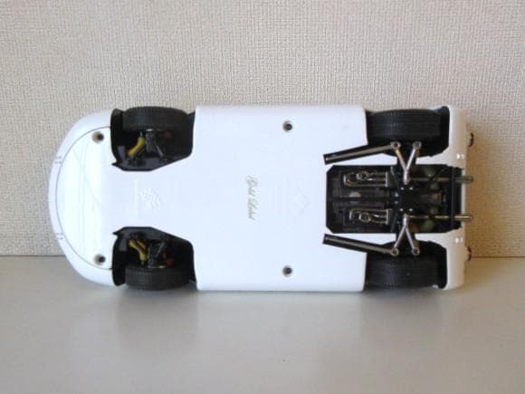 特価 exoto (1/18) ポルシェ 910 #17