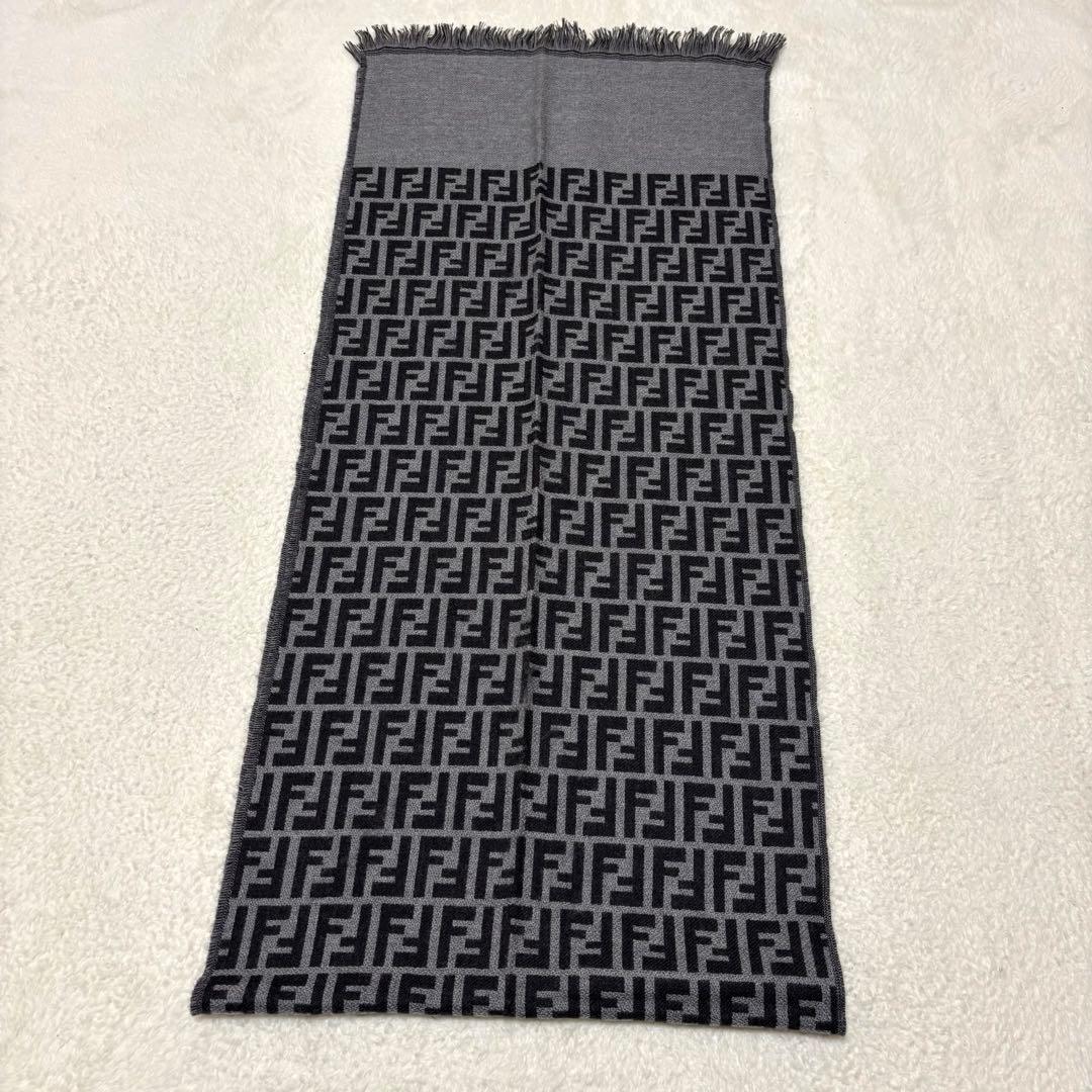 FENDI フェンディ ズッカ柄 マフラー ウール 総柄 グレー × ブラック