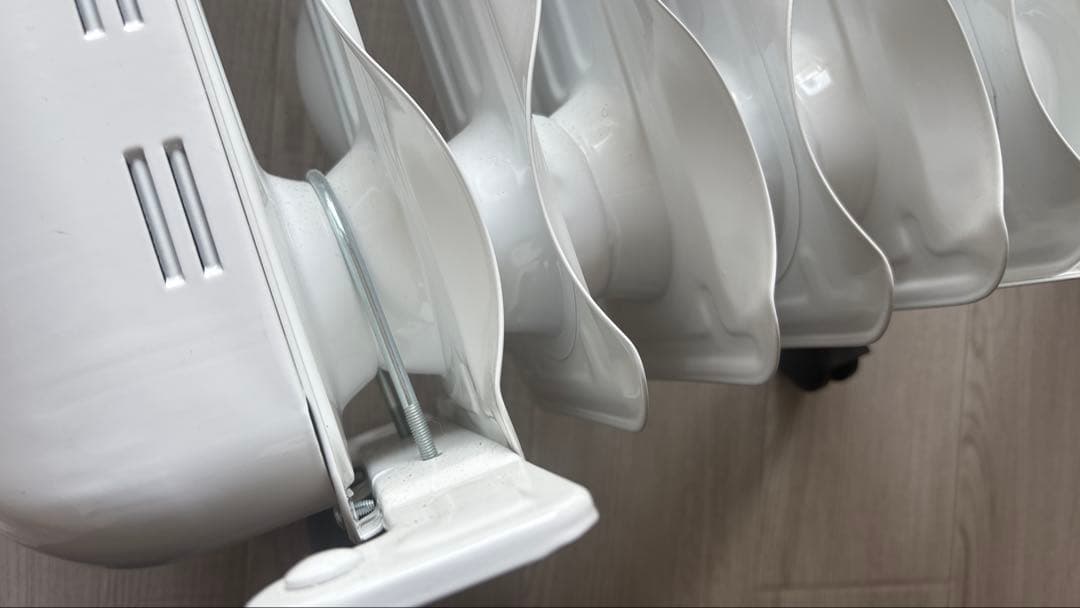 アイリスオーヤマ ヒーター オイルヒーター ウェーブ型 1200W 8畳