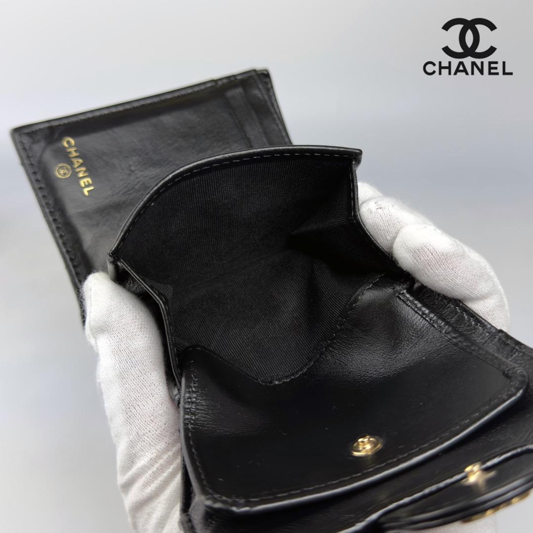 正規品　シャネル　マトラッセ　ジェブロン　ゴールド金具　Wホック　三つ折り財布