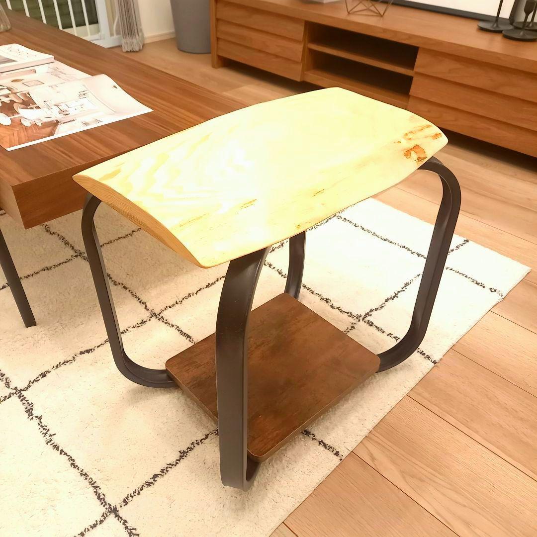 SALE　サイドテーブル　ナイトテーブル　無垢材　イチイ　一枚板