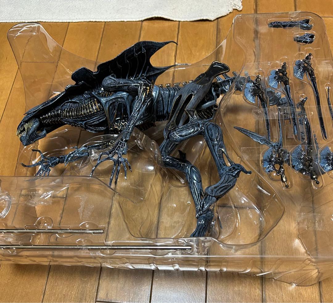NECA ネカ エイリアン クイーン デラックスアクションフィギュア