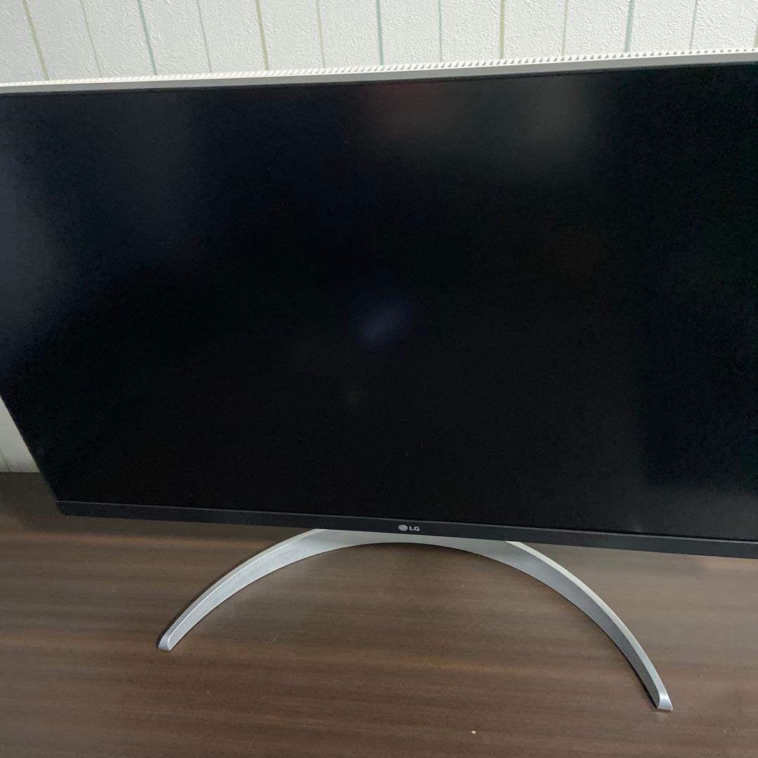 LG 27UP600-W ホワイト ディスプレイ本体