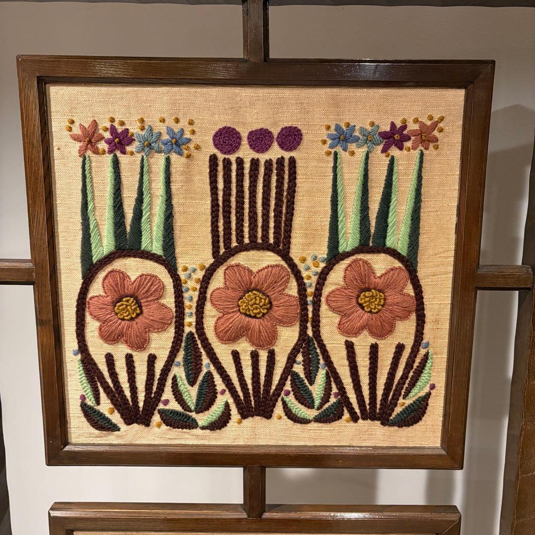 幾何学模様　アートパネル　衝立　アート　レトロ　刺繍