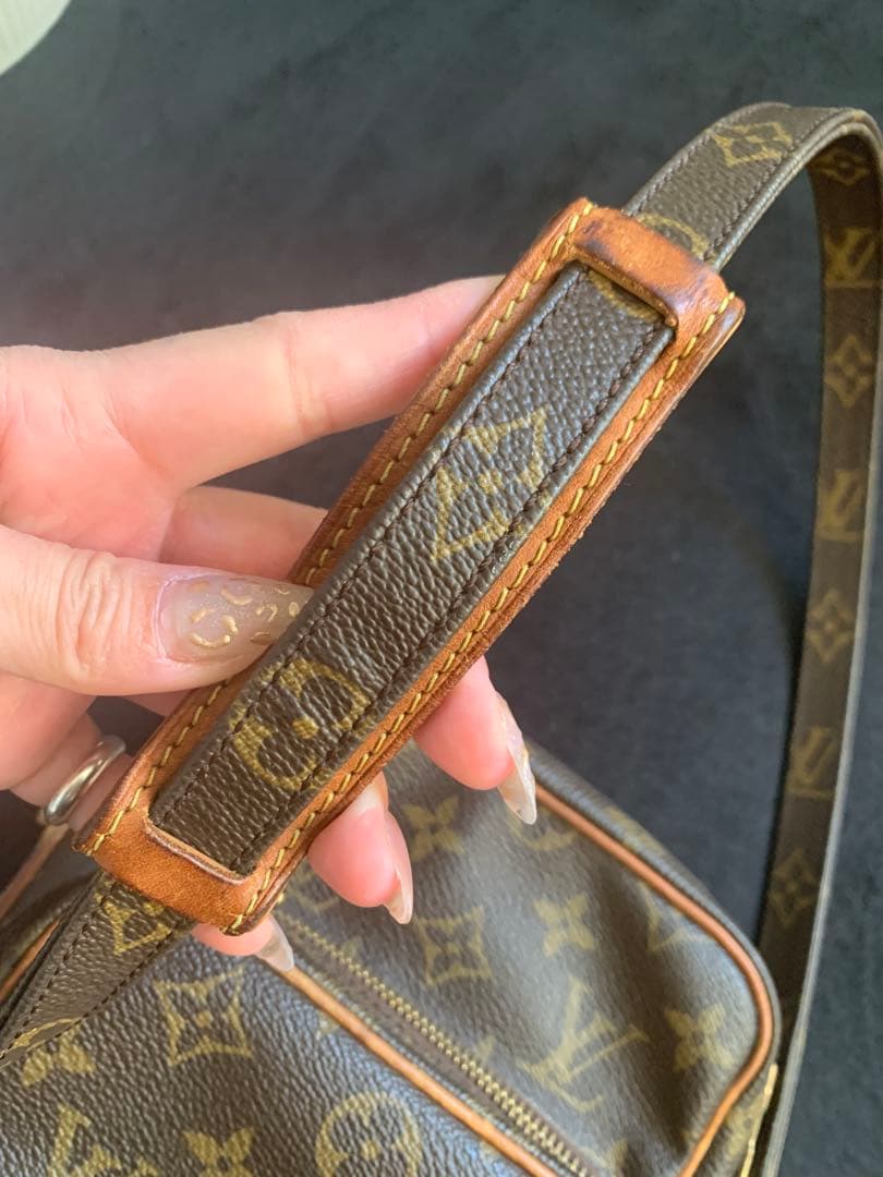 Louis Vuitton ショルダーバッグ　アマゾン訳あり