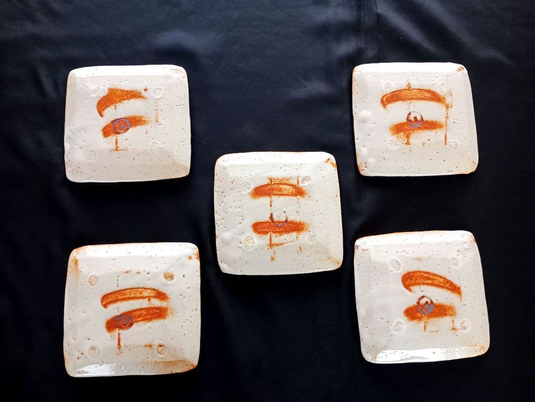 美濃焼　仙山窯　志野焼　志野銘々皿　安藤日出武　人間国宝　骨董　工芸品