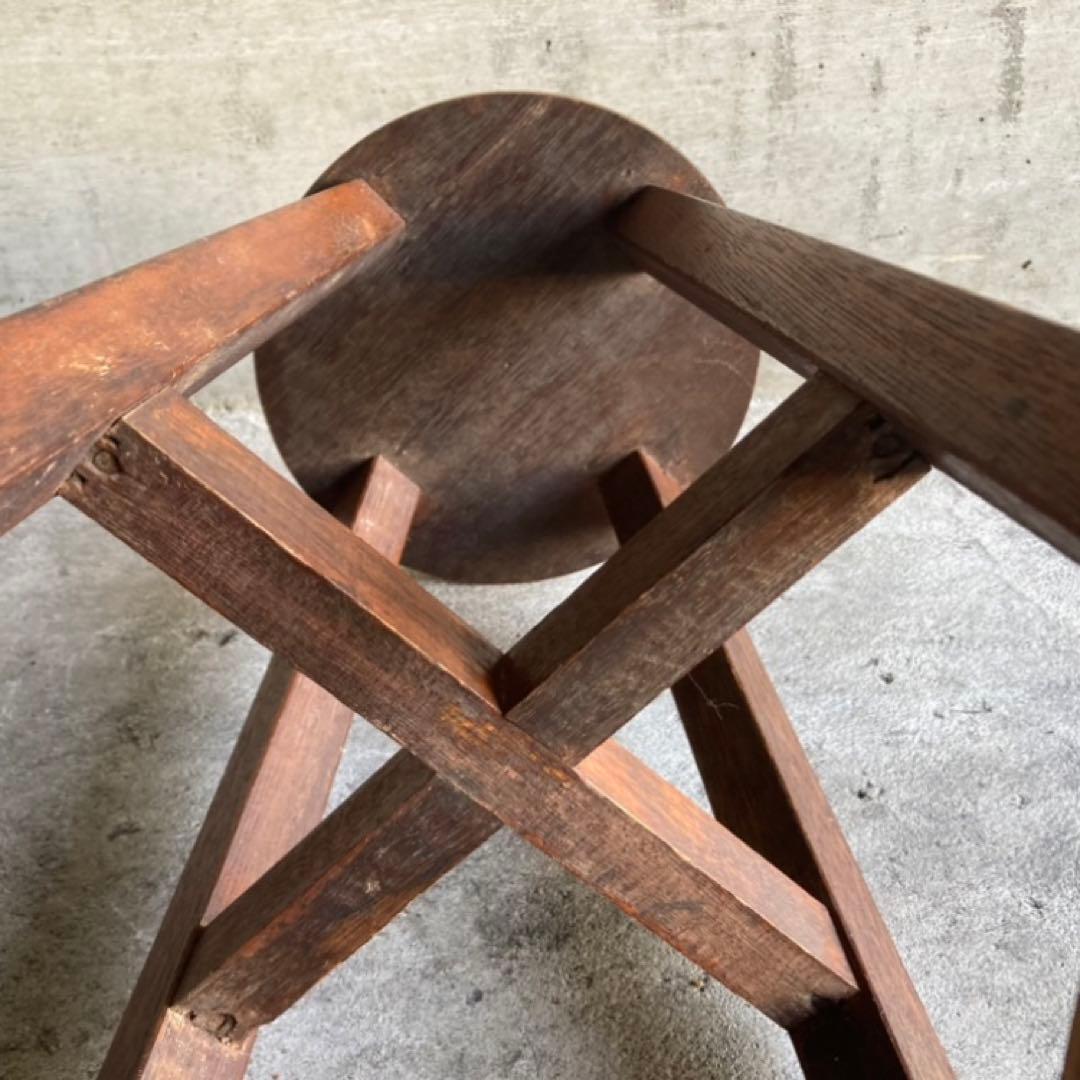古い丸椅子 スツール チェア 椅子 木製 飾り台 置物台 花台 古道具 レトロ
