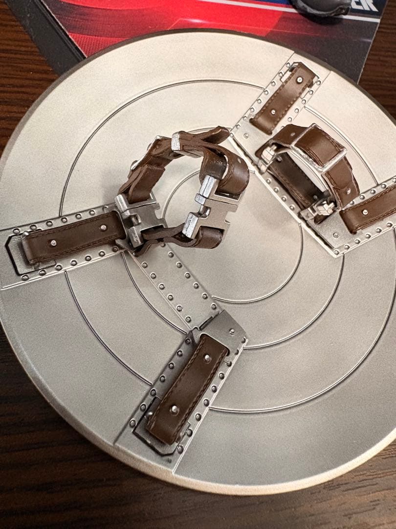 ホットトイズ　ファルコン &ウィンターソルジャー　2体セット