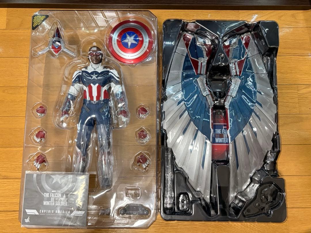 ホットトイズ　ファルコン &ウィンターソルジャー　2体セット