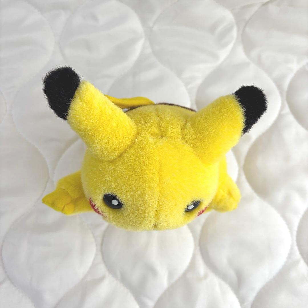 ピカチュウ　ピース　ぬいぐるみ　トミー