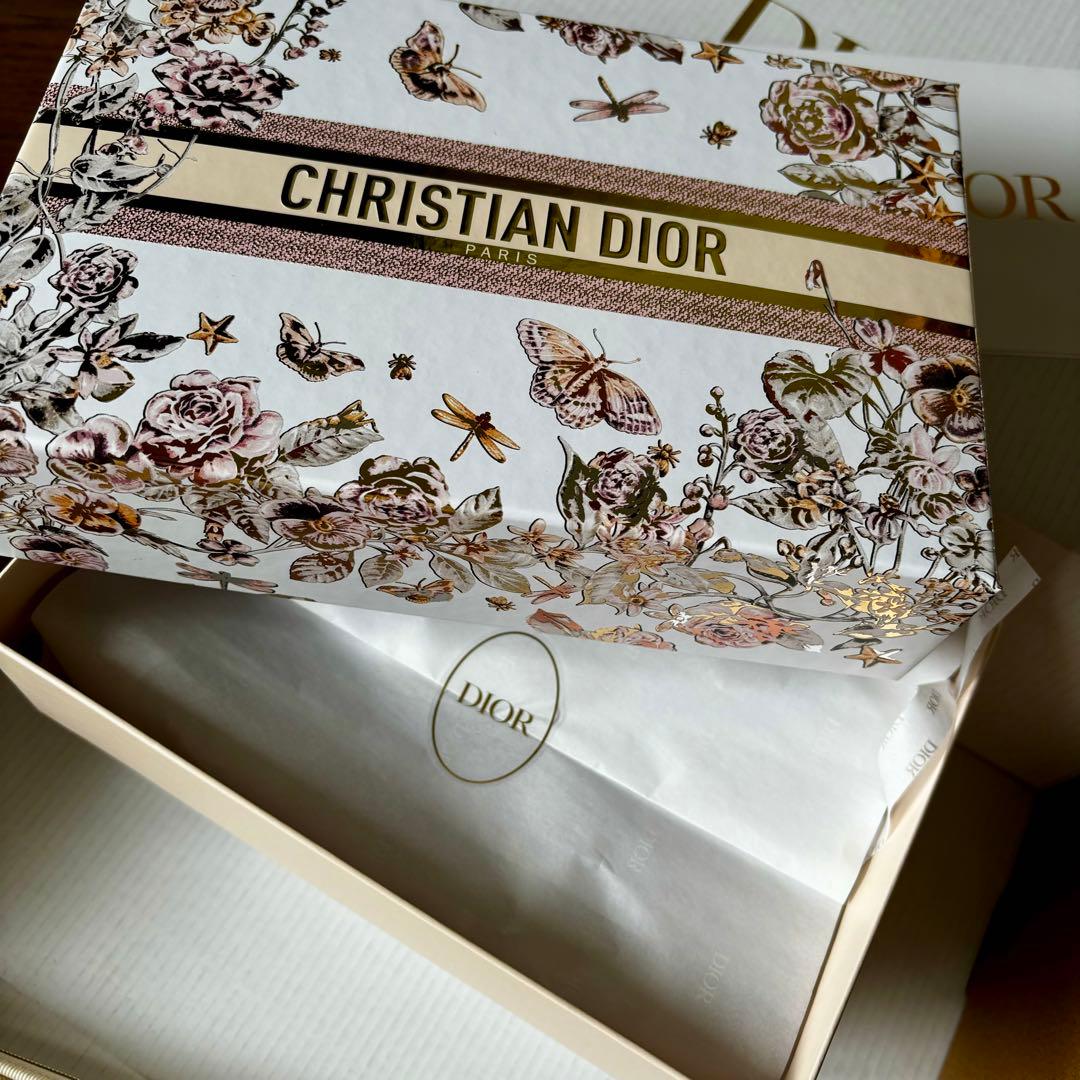限定◇Dior マザーズデイ ノベルティ ポーチ ギフト dior母の日　香水